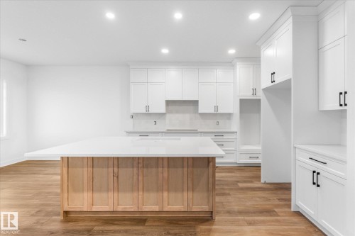 43 Darby Crescent, Spruce Grove, AB - Indoor Photo Showing Kitchen