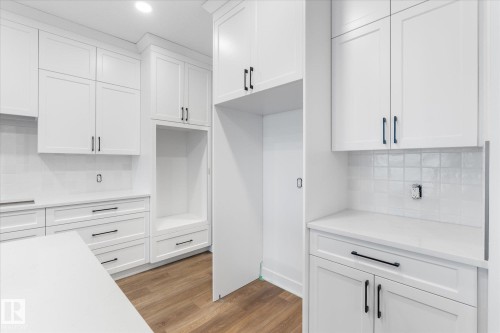 43 Darby Crescent, Spruce Grove, AB - Indoor Photo Showing Kitchen