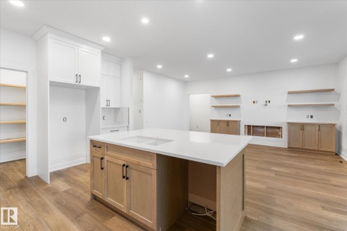 43 Darby Crescent, Spruce Grove, AB - Indoor Photo Showing Kitchen