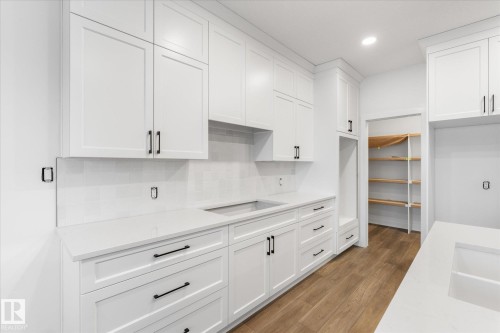 43 Darby Crescent, Spruce Grove, AB - Indoor Photo Showing Kitchen
