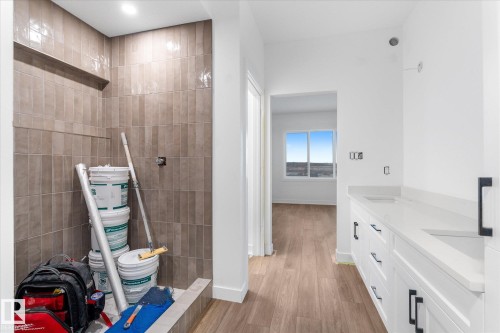 43 Darby Crescent, Spruce Grove, AB - Indoor Photo Showing Bathroom