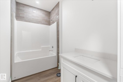 43 Darby Crescent, Spruce Grove, AB - Indoor Photo Showing Bathroom