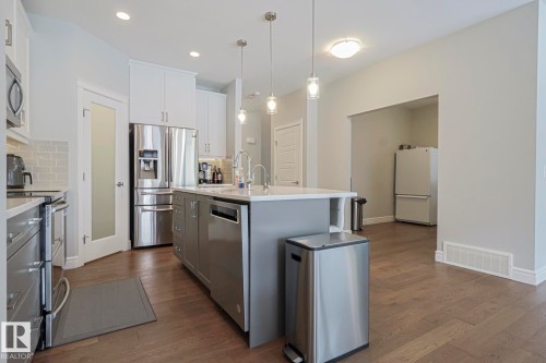 3912 171 Avenue, Edmonton, AB - Indoor Photo Showing Kitchen With Upgraded Kitchen