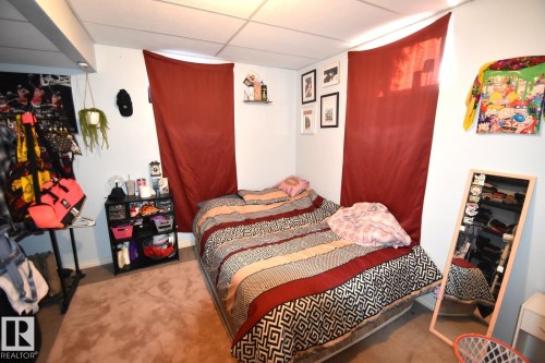 4903 49 Avenue, Vilna, AB - Indoor Photo Showing Bedroom