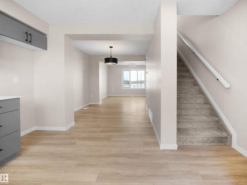 515 Aster Drive, Edmonton, AB - Indoor Photo Showing Other Room