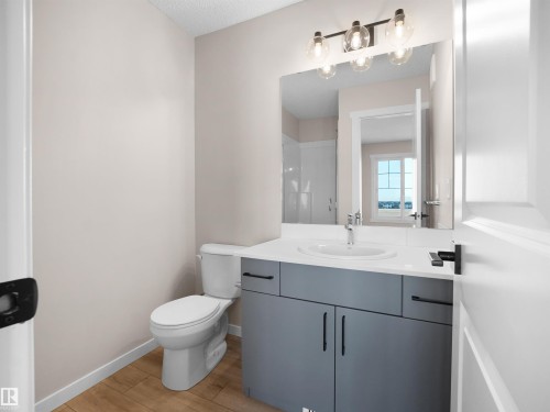 515 Aster Drive, Edmonton, AB - Indoor Photo Showing Bathroom