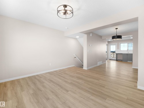 515 Aster Drive, Edmonton, AB - Indoor Photo Showing Other Room