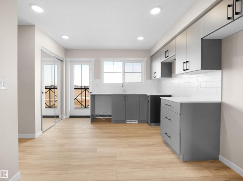 515 Aster Drive, Edmonton, AB - Indoor Photo Showing Kitchen With Upgraded Kitchen