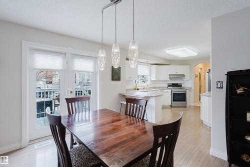11660 15 Avenue Nw, Edmonton, AB - Indoor Photo Showing Dining Room