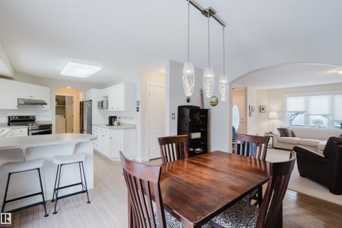 11660 15 Avenue Nw, Edmonton, AB - Indoor Photo Showing Dining Room