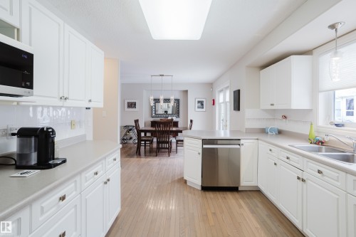 11660 15 Avenue Nw, Edmonton, AB - Indoor Photo Showing Kitchen With Double Sink