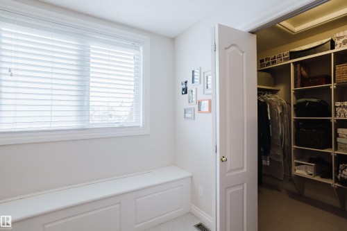 11660 15 Avenue Nw, Edmonton, AB - Indoor