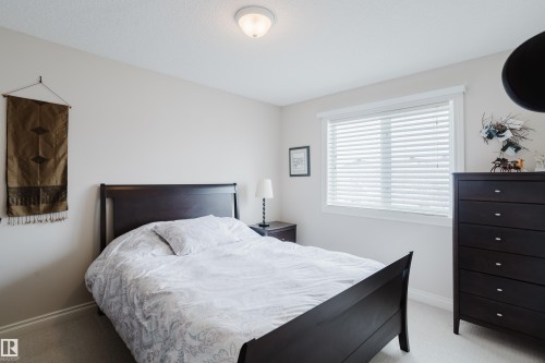 11660 15 Avenue Nw, Edmonton, AB - Indoor Photo Showing Bedroom