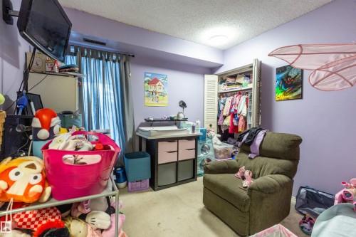 279 Surrey Gardens, Edmonton, AB - Indoor
