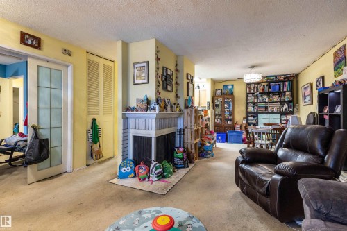 279 Surrey Gardens, Edmonton, AB - Indoor