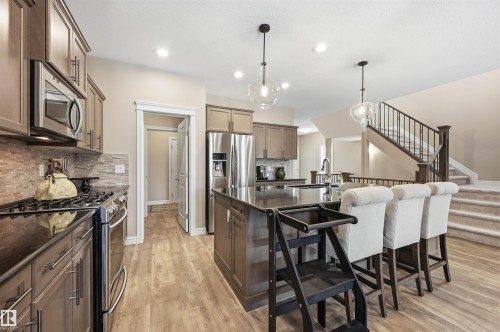 6477 Elston Loop, Edmonton, AB - Indoor Photo Showing Kitchen With Upgraded Kitchen