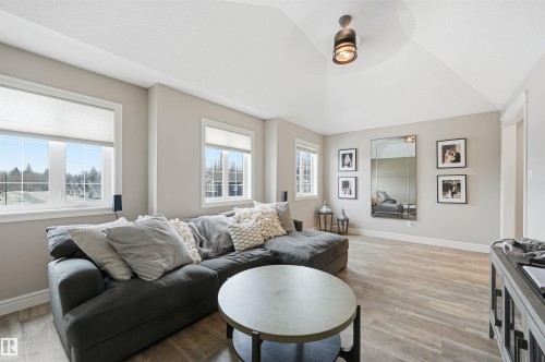 6477 Elston Loop, Edmonton, AB - Indoor Photo Showing Living Room