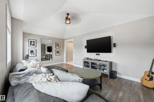 6477 Elston Loop, Edmonton, AB - Indoor Photo Showing Living Room