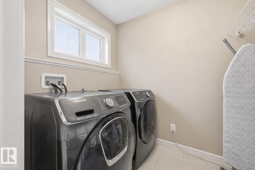 6477 Elston Loop, Edmonton, AB - Indoor Photo Showing Laundry Room