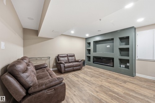 6477 Elston Loop, Edmonton, AB - Indoor