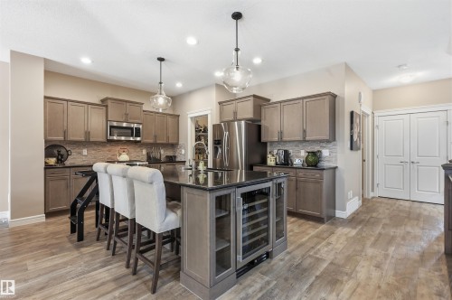 6477 Elston Loop, Edmonton, AB - Indoor Photo Showing Kitchen With Upgraded Kitchen