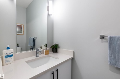 73 230 Edgemont Road, Edmonton, AB - Indoor Photo Showing Bathroom