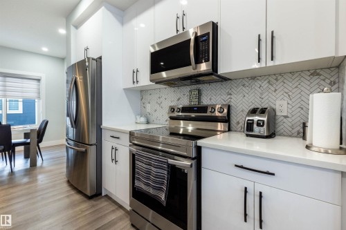 73 230 Edgemont Road, Edmonton, AB - Indoor Photo Showing Kitchen With Upgraded Kitchen