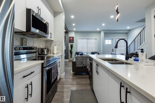 73 230 Edgemont Road, Edmonton, AB - Indoor Photo Showing Kitchen With Double Sink