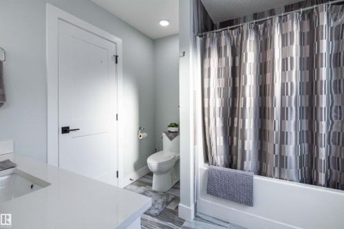 73 230 Edgemont Road, Edmonton, AB - Indoor Photo Showing Bathroom