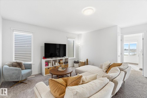20031 26 Avenue, Edmonton, AB - Indoor Photo Showing Living Room