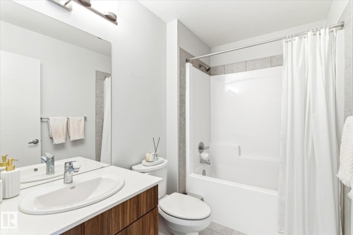 20031 26 Avenue, Edmonton, AB - Indoor Photo Showing Bathroom