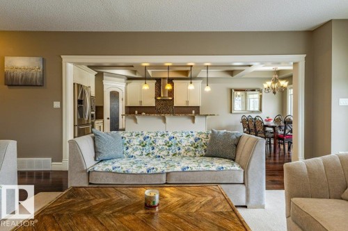 11408 15 Avenue Sw, Edmonton, AB - Indoor Photo Showing Living Room