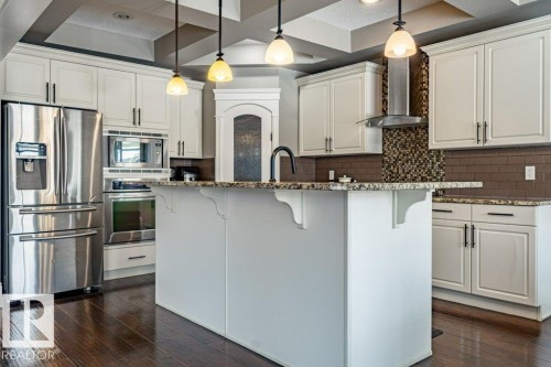 11408 15 Avenue Sw, Edmonton, AB - Indoor Photo Showing Kitchen With Upgraded Kitchen