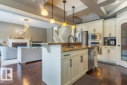 11408 15 Avenue Sw, Edmonton, AB - Indoor Photo Showing Kitchen With Upgraded Kitchen
