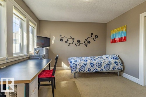 11408 15 Avenue Sw, Edmonton, AB - Indoor Photo Showing Bedroom