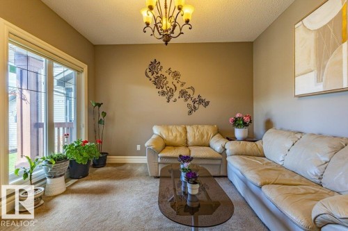 11408 15 Avenue Sw, Edmonton, AB - Indoor Photo Showing Living Room