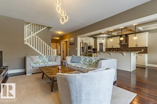 11408 15 Avenue Sw, Edmonton, AB - Indoor Photo Showing Living Room