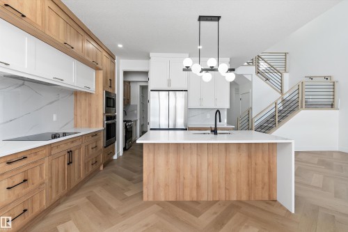 220 Edgemont Green, Edmonton, AB - Indoor Photo Showing Kitchen With Upgraded Kitchen