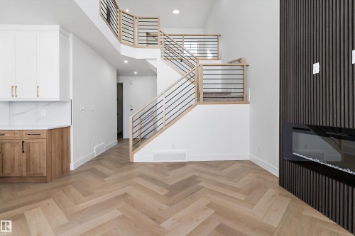 220 Edgemont Green, Edmonton, AB - Indoor Photo Showing Other Room