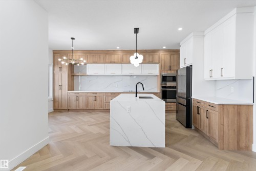 220 Edgemont Green, Edmonton, AB - Indoor Photo Showing Kitchen