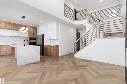 220 Edgemont Green, Edmonton, AB - Indoor Photo Showing Kitchen