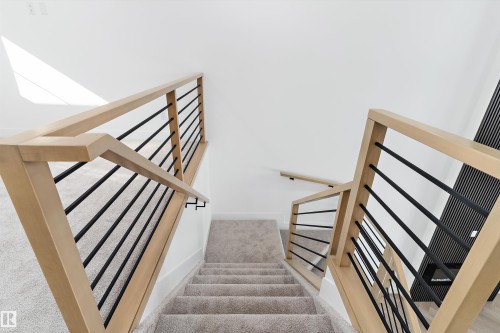 220 Edgemont Green, Edmonton, AB - Indoor Photo Showing Other Room