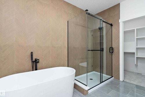 220 Edgemont Green, Edmonton, AB - Indoor Photo Showing Bathroom