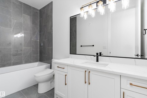 220 Edgemont Green, Edmonton, AB - Indoor Photo Showing Bathroom