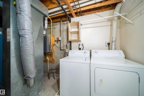 3293 139 Avenue, Edmonton, AB - Indoor Photo Showing Laundry Room
