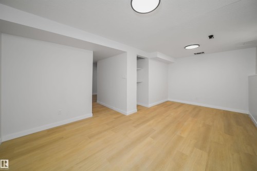 3293 139 Avenue, Edmonton, AB - Indoor Photo Showing Other Room