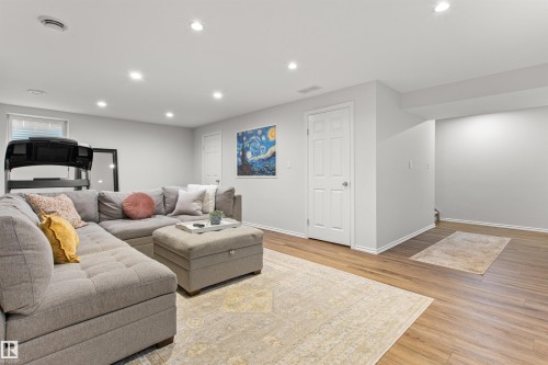 1849 Holman Crescent, Edmonton, AB - Indoor