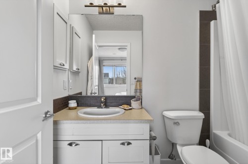 9708 220 Street, Edmonton, AB - Indoor Photo Showing Bathroom
