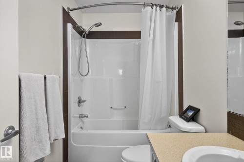 9708 220 Street, Edmonton, AB - Indoor Photo Showing Bathroom