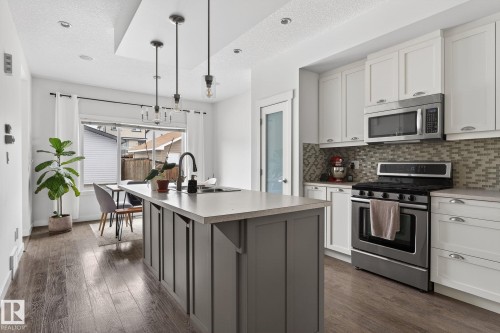 9708 220 Street, Edmonton, AB - Indoor Photo Showing Kitchen With Upgraded Kitchen
